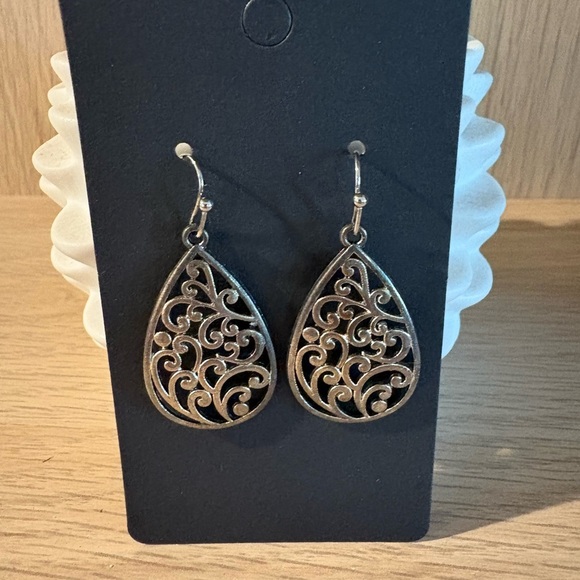 Intricate Silver Filigree Teardrop Earrings - Picture 1 of 1